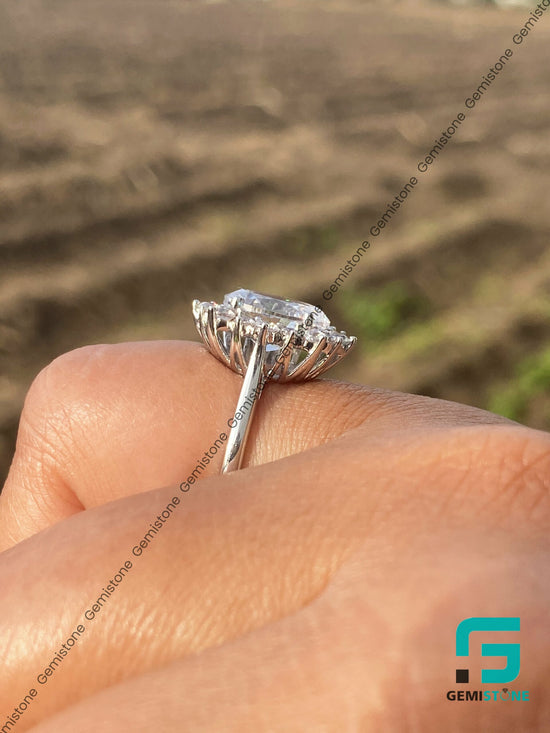 Oval-Diamond-Ring 2