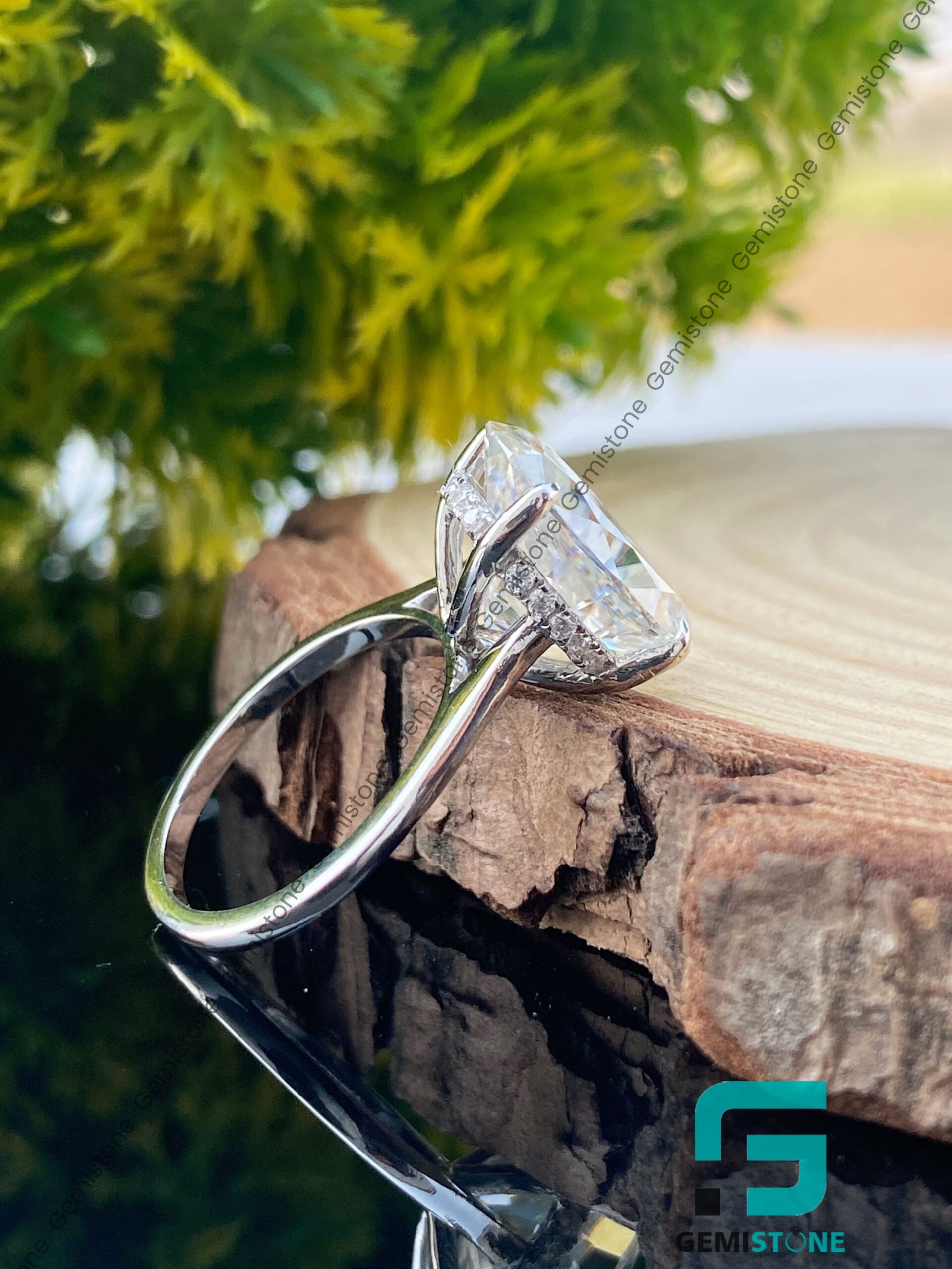 Oval-Engagement-Ring-1