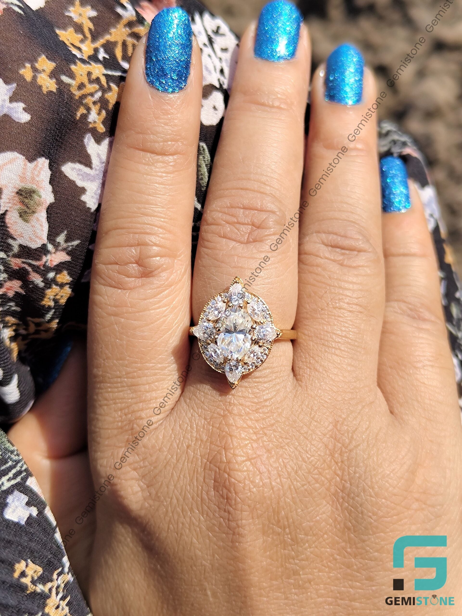 Oval-Engagement-Ring