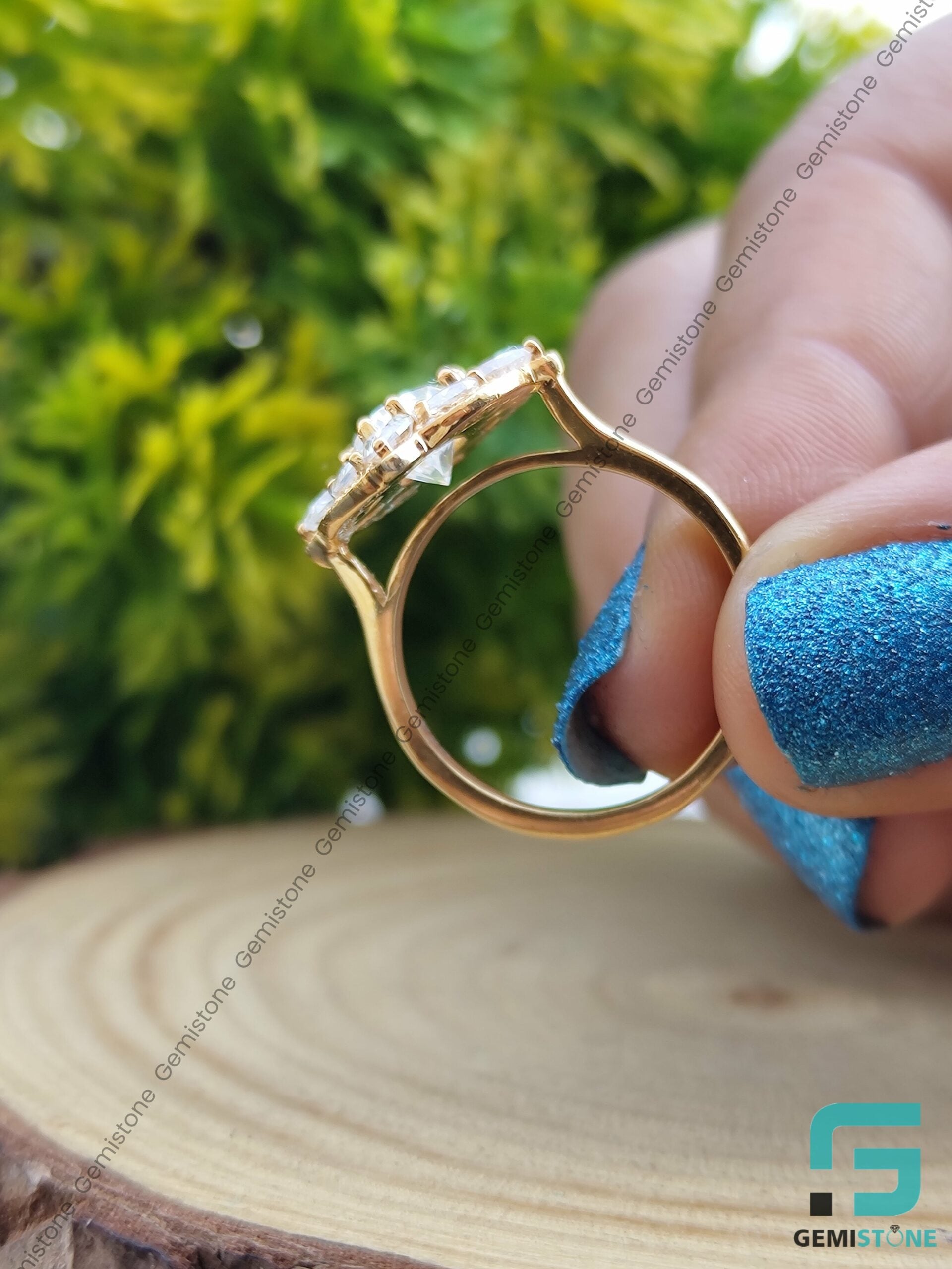 Oval-Engagement-Ring 3