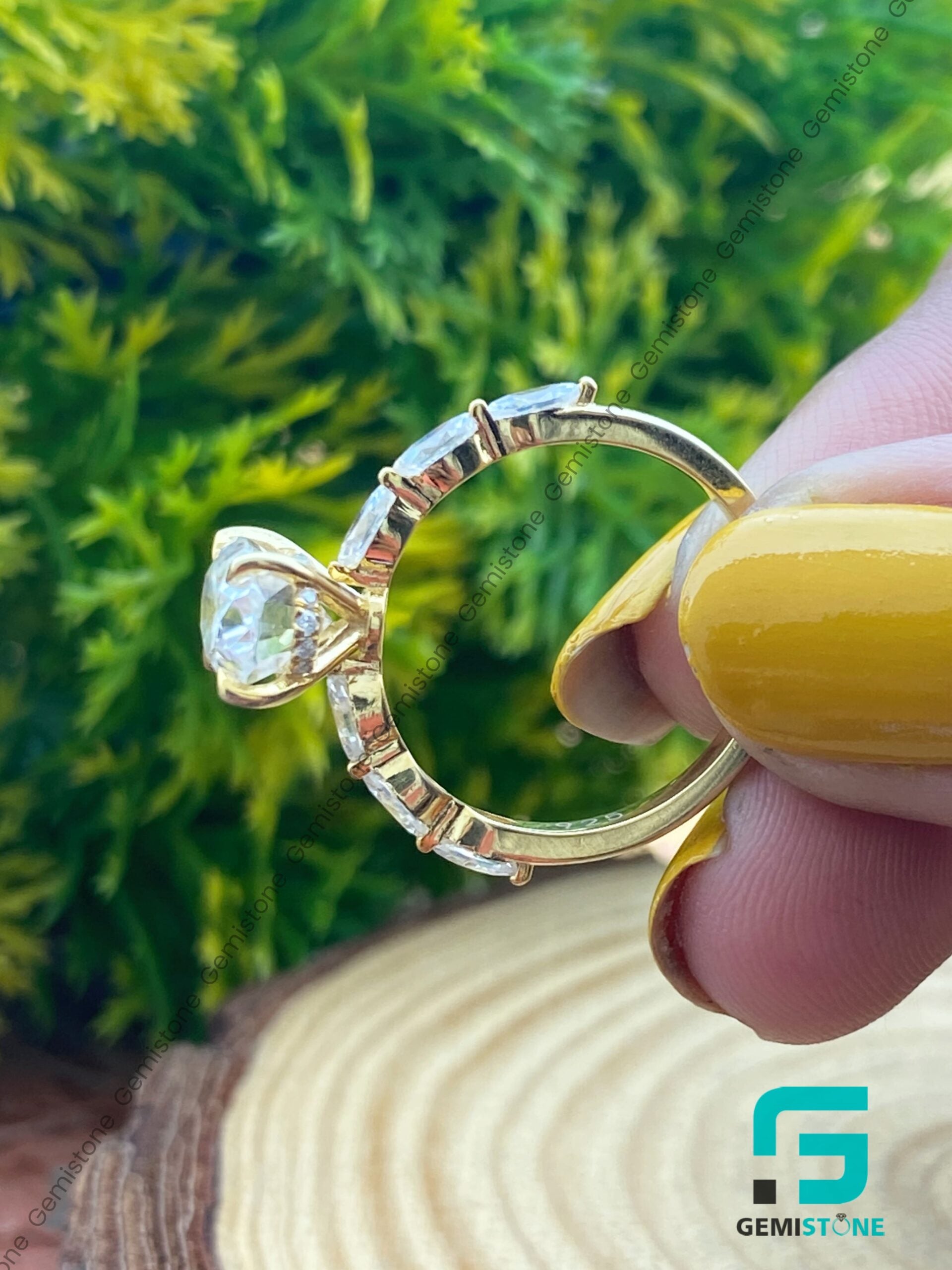 Oval-Wedding-Ring-1