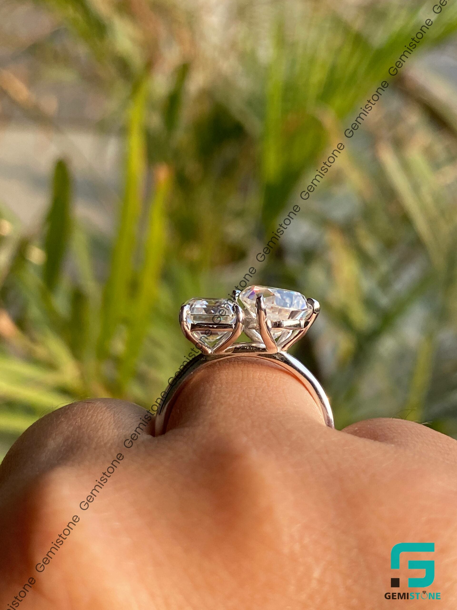 Pear-Emerald-Ring