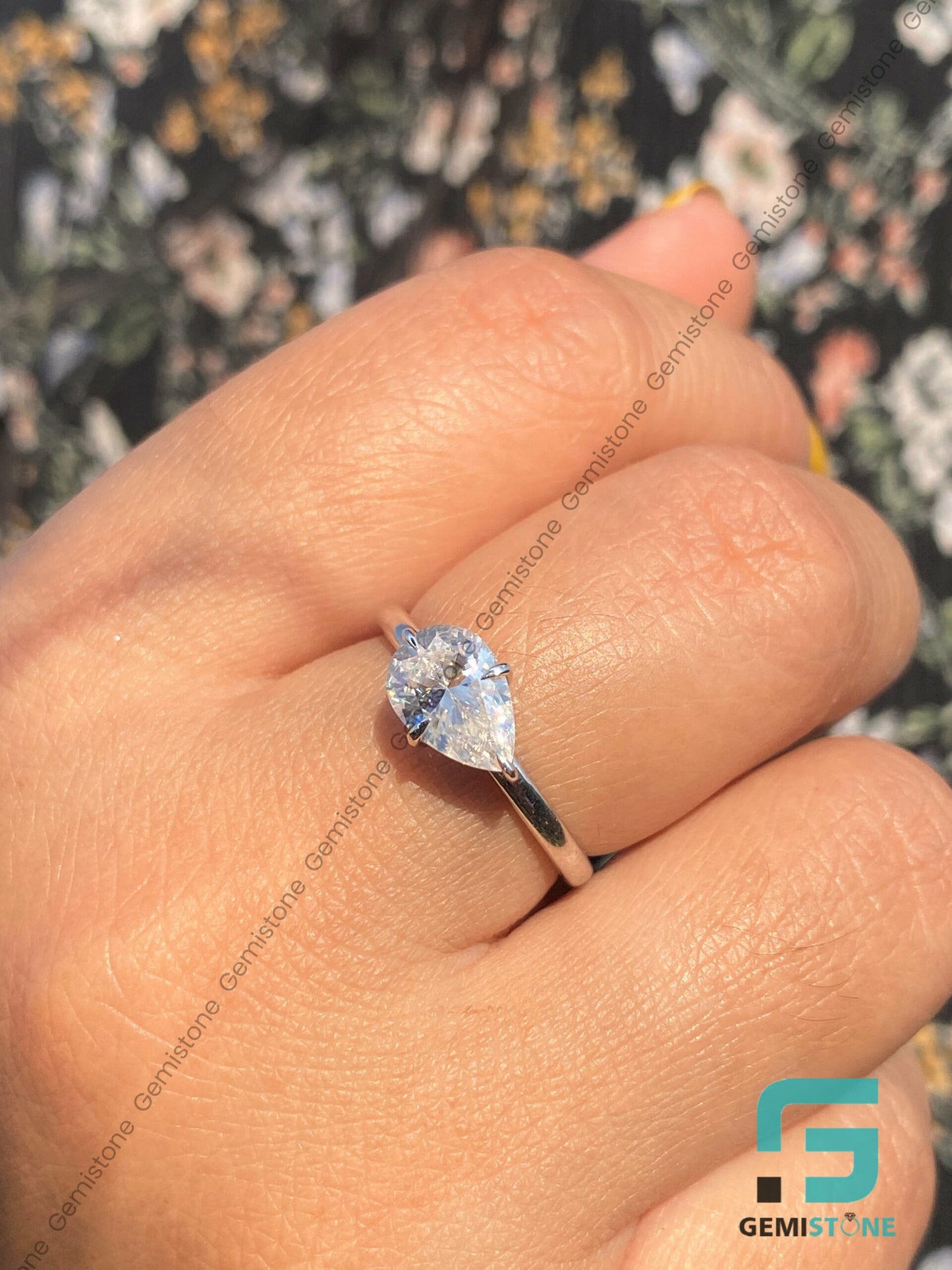 Pear-Wedding-Ring