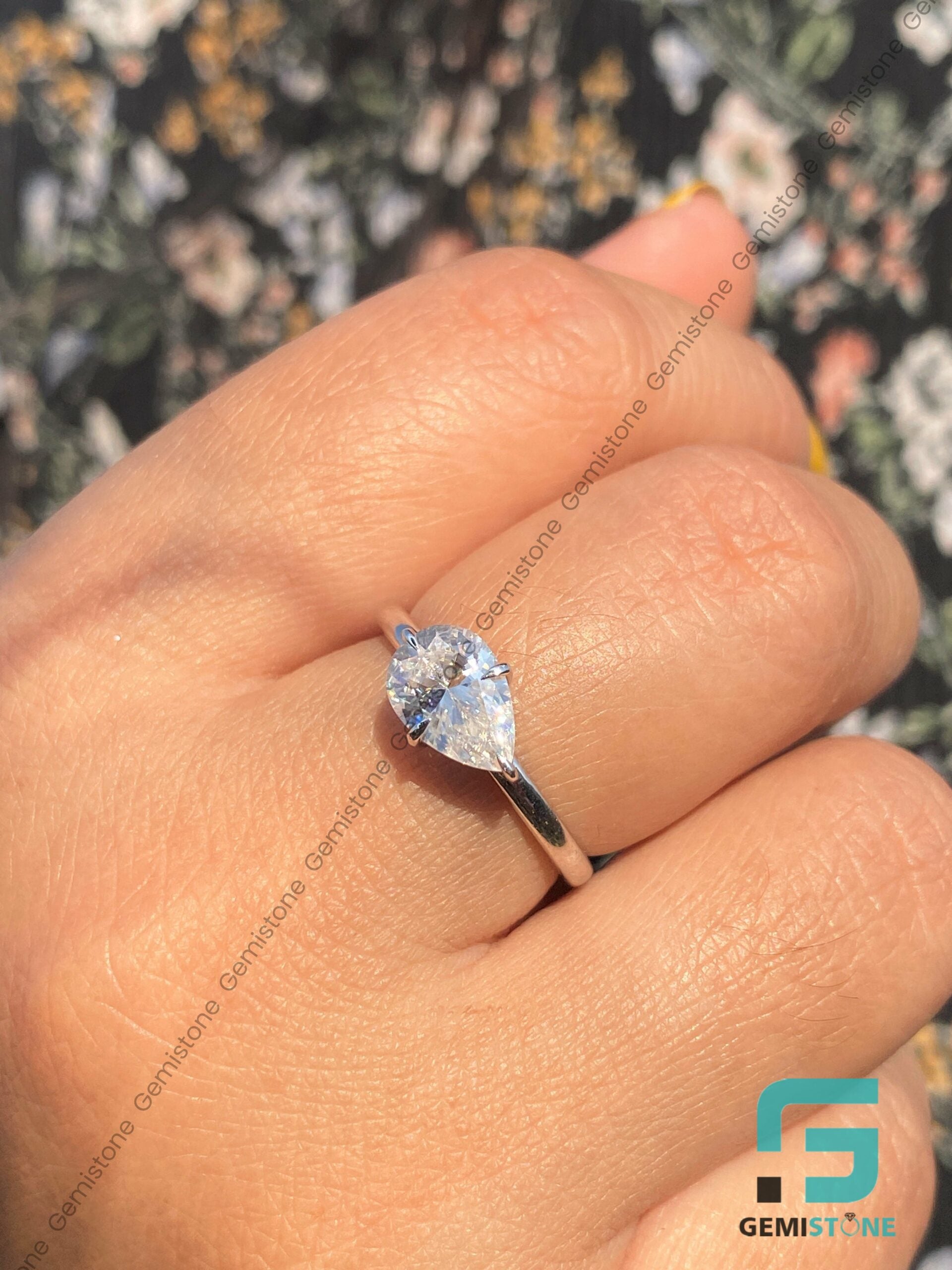 Pear-Wedding-Ring