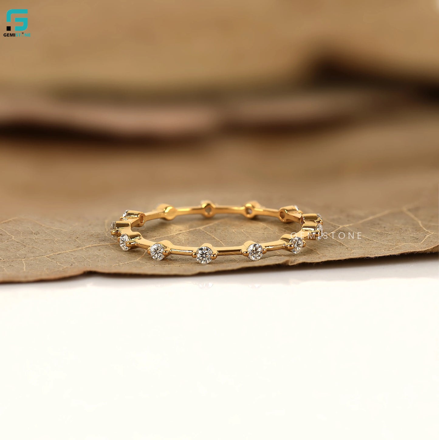 Prong Setting Diamond Wedding Band