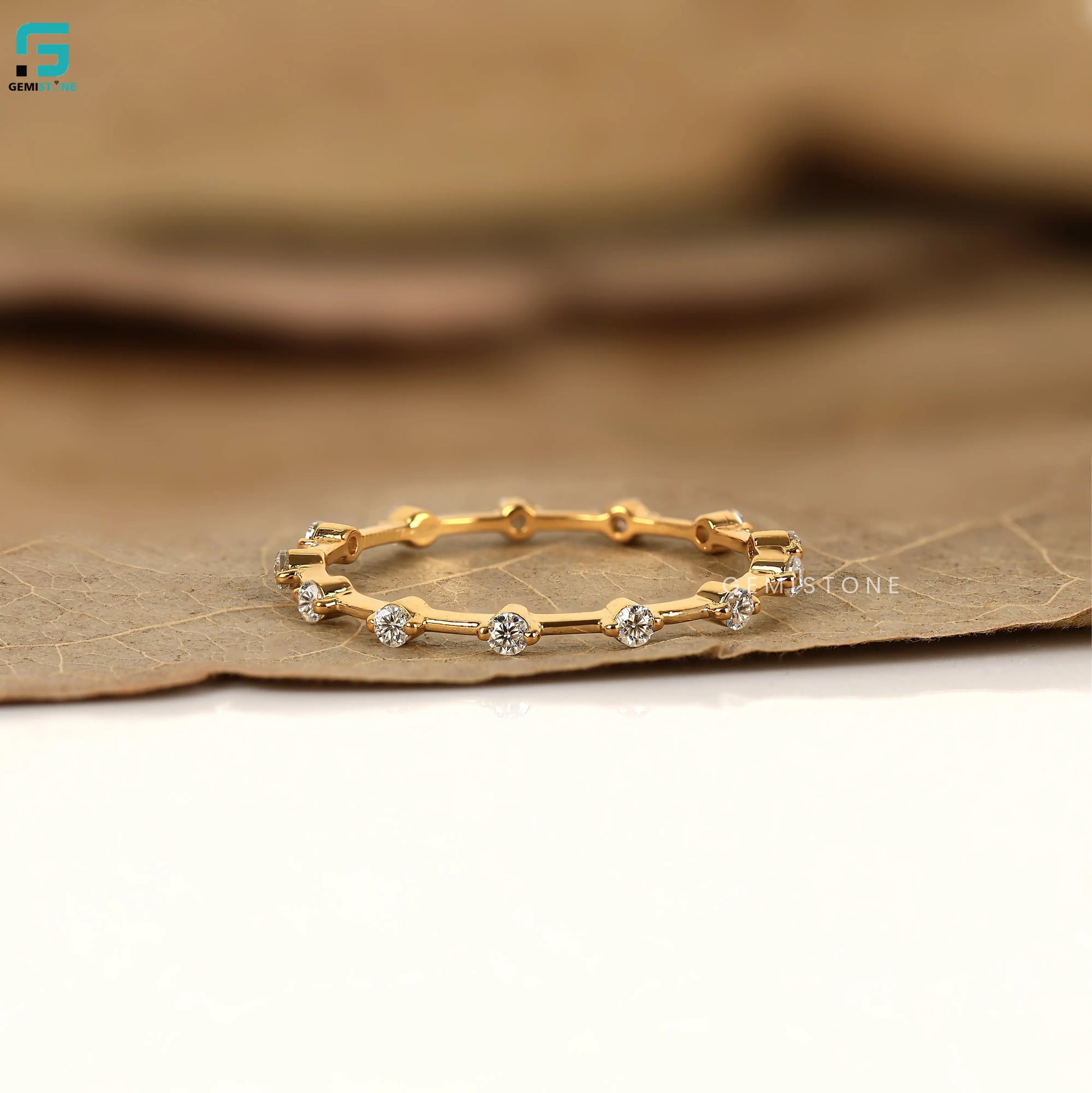 Prong Setting Diamond Wedding Band