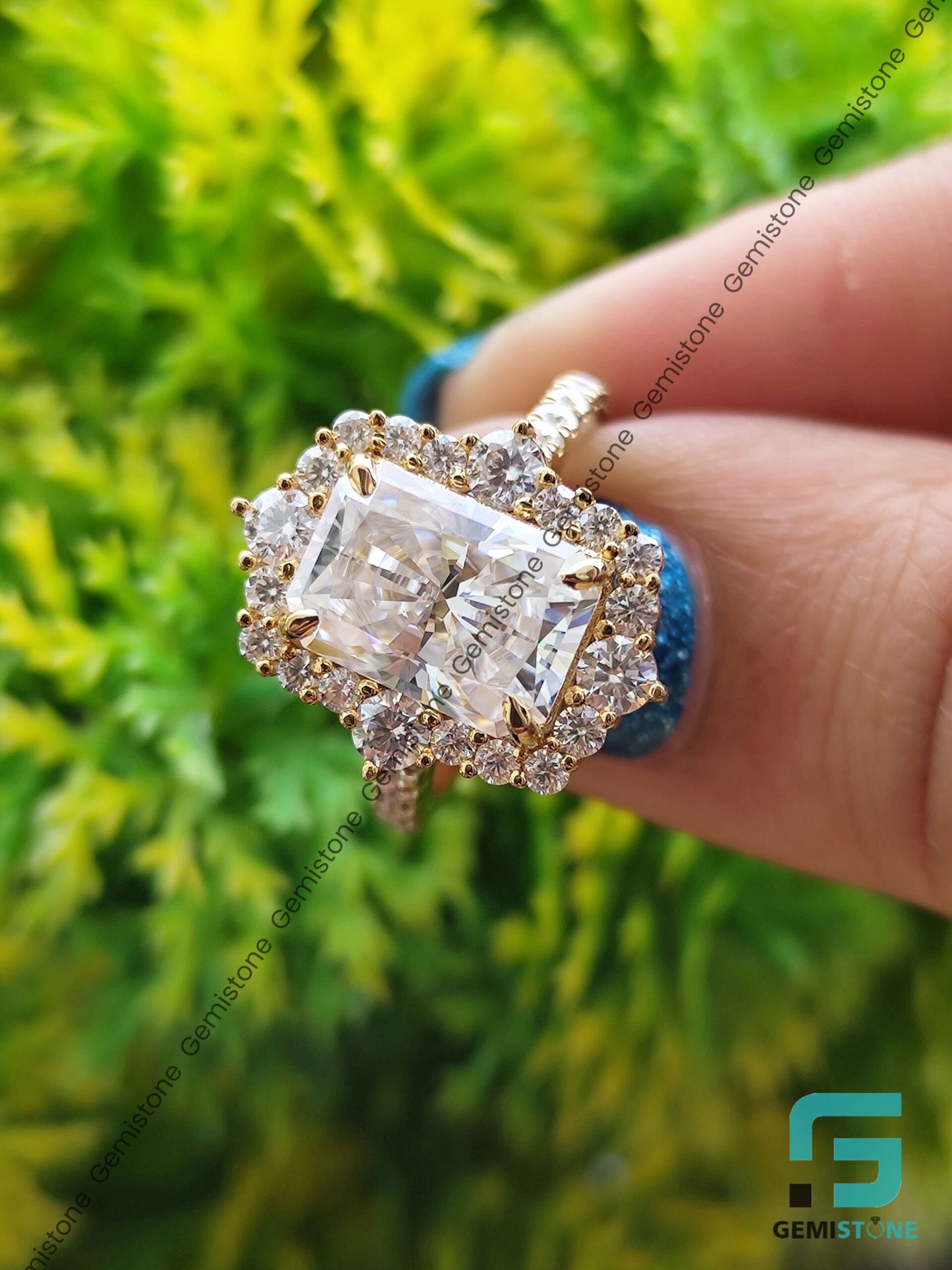 Radiant-Halo-Diamond-Ring