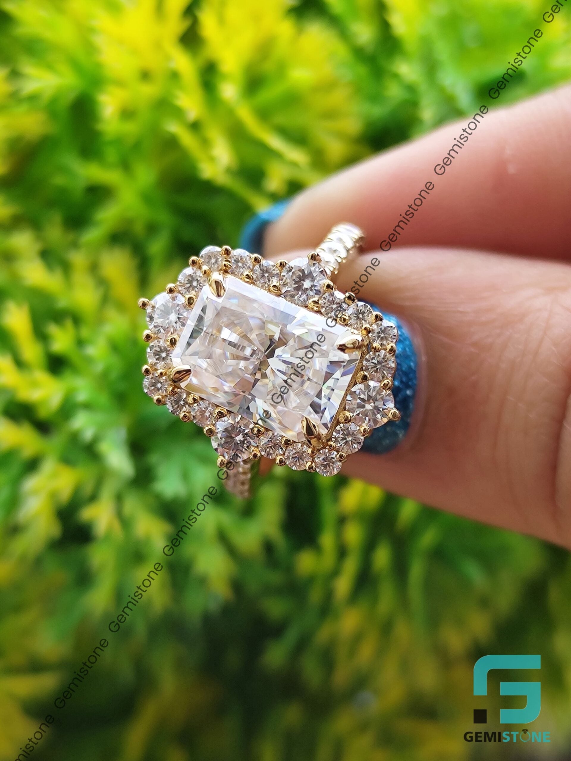 Radiant-Halo-Diamond-Ring