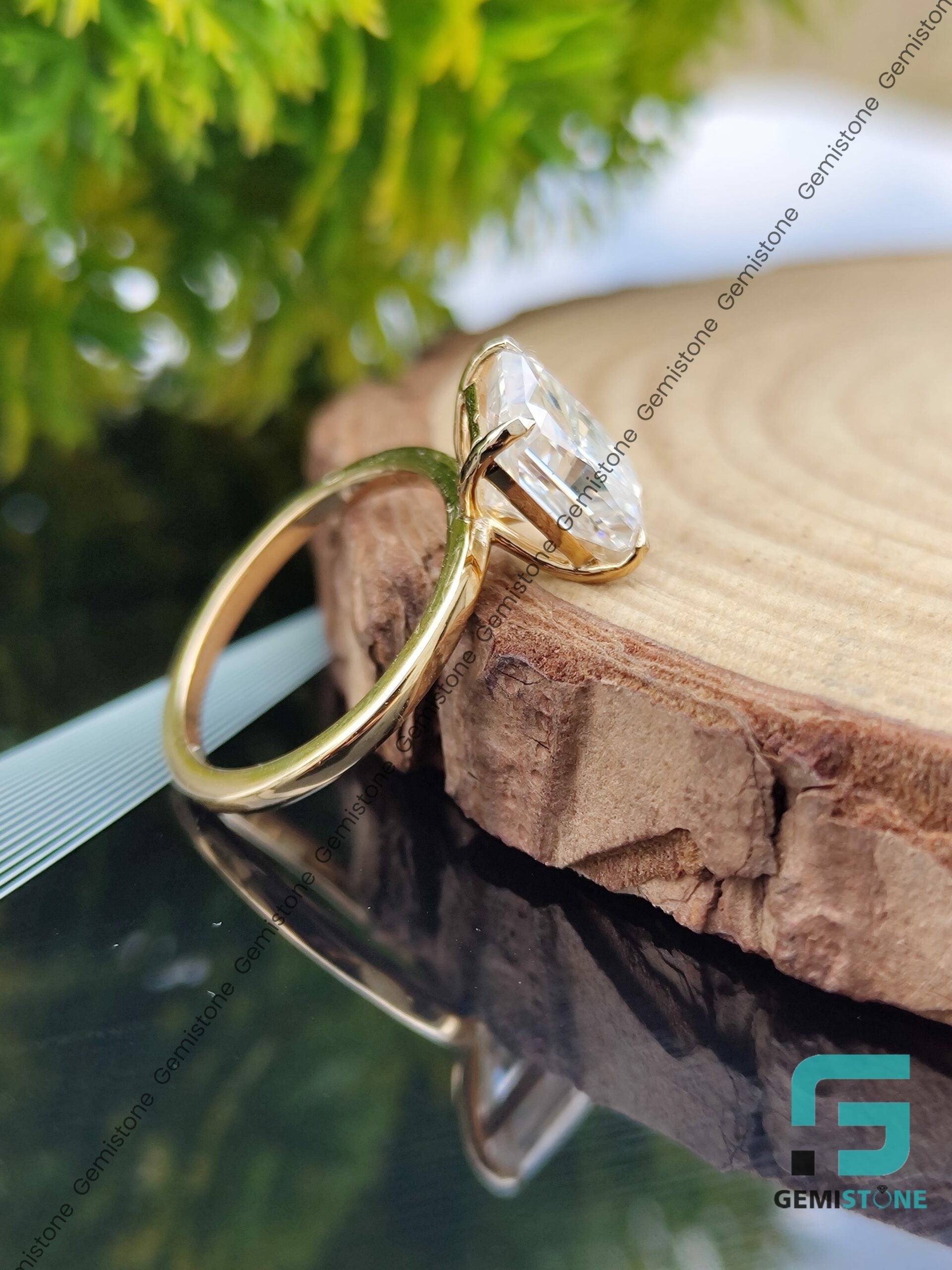 Radiant-Solitaire-Ring 3