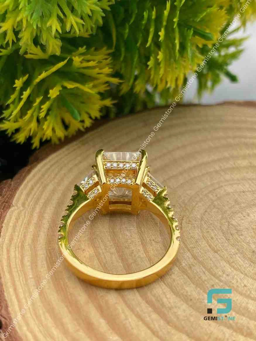 Radiant_Unique_moissanite_Engagement_Ring