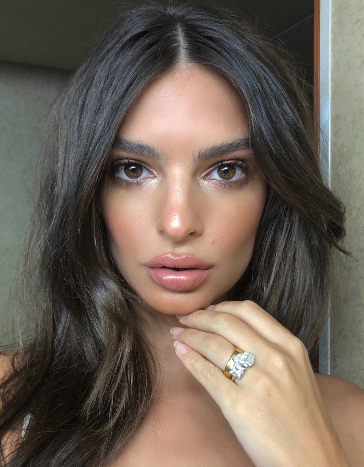 Replica-of-emily-ratajkowski-engagement-ring-BY
