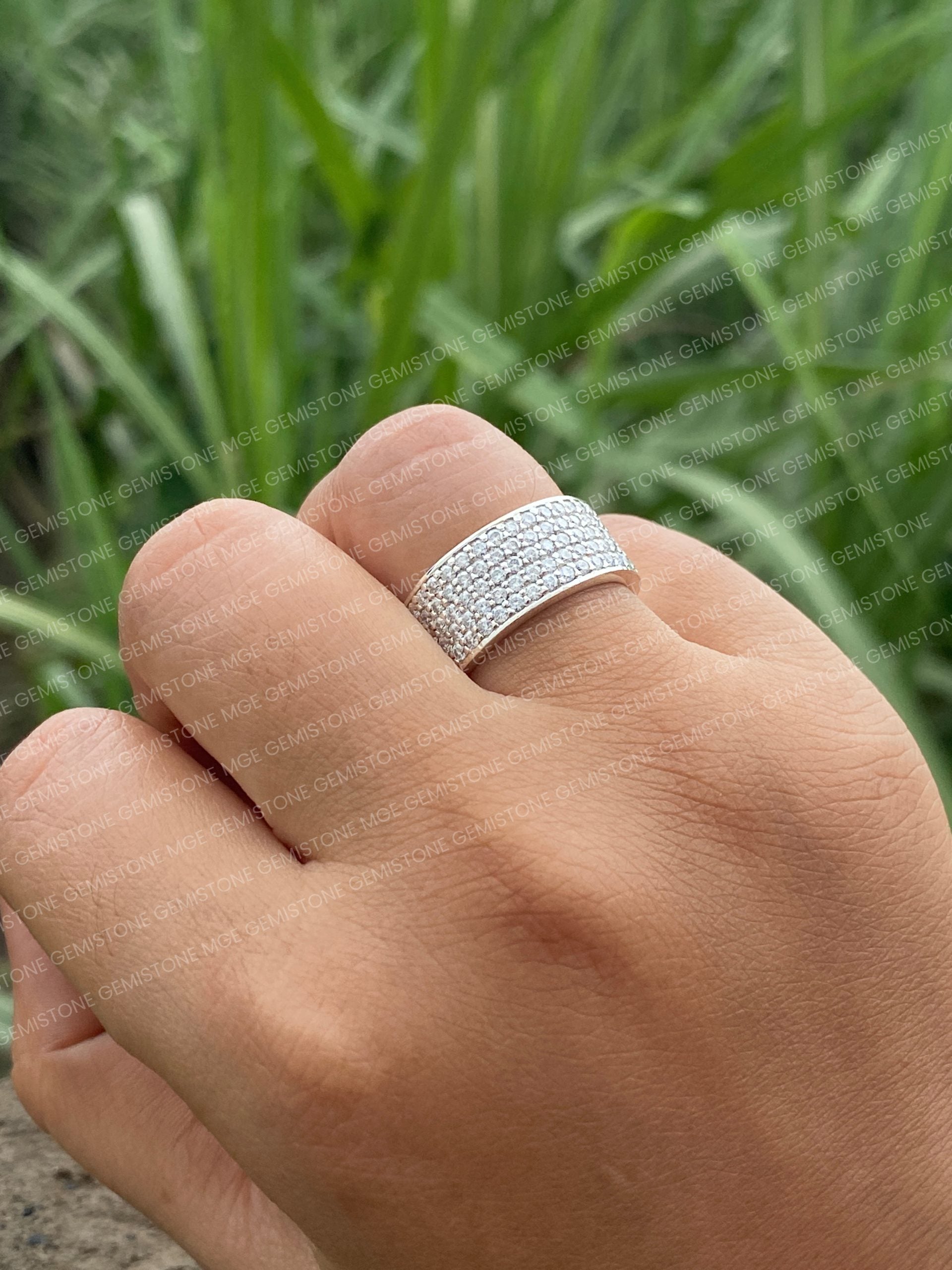 Round-Diamond-Ring-1