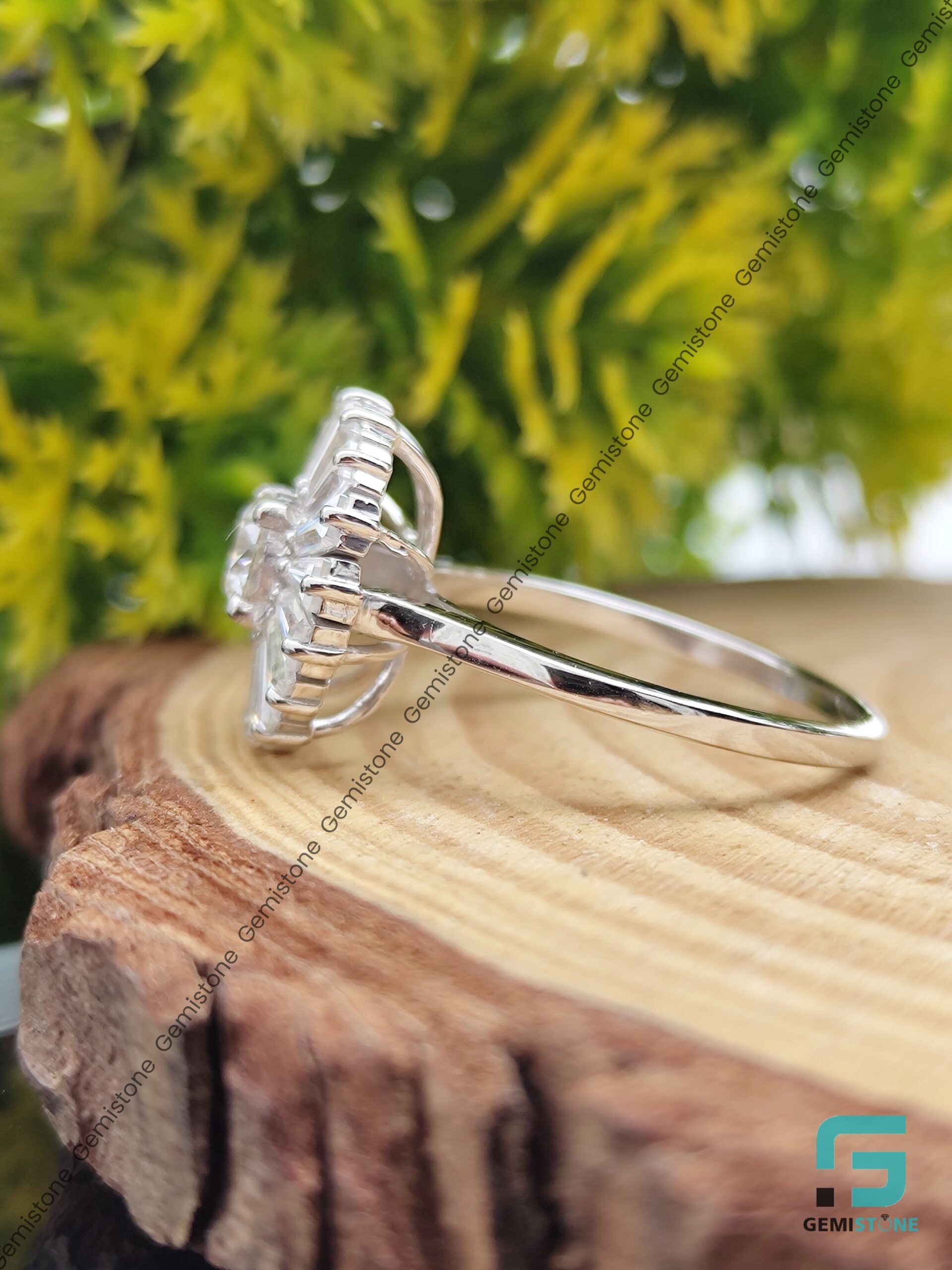 Round-Moissanite-Ring 3