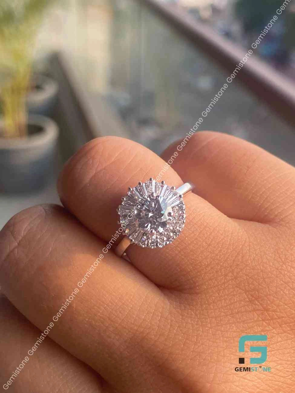 Round_Baguette_Cut_Moissanite_Ring