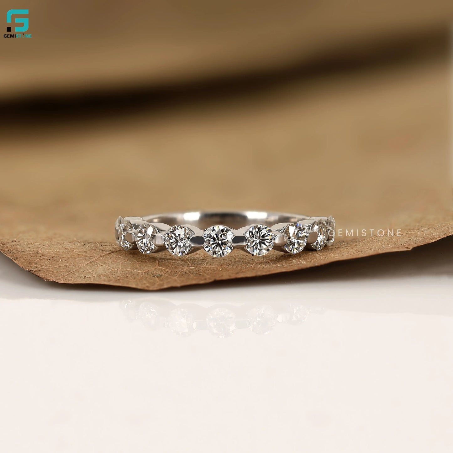 Round Bubble Lab Diamond Band