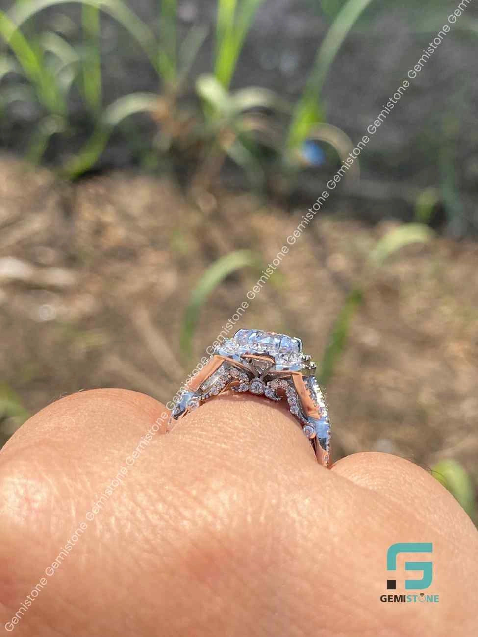 Round Cut Art Deco Moissanite Ring