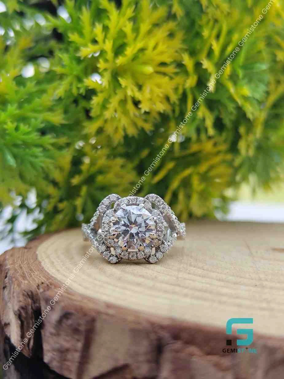 Round Cut Differnt Moissanite Ring