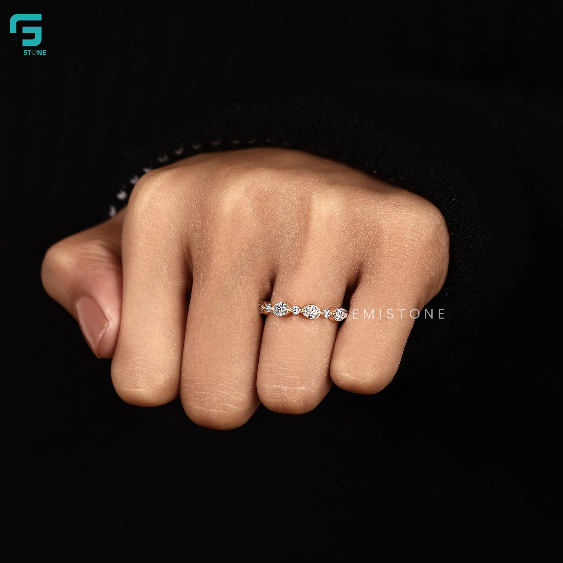 Round Cut East West Oval Lab Grown Diamond Ring 