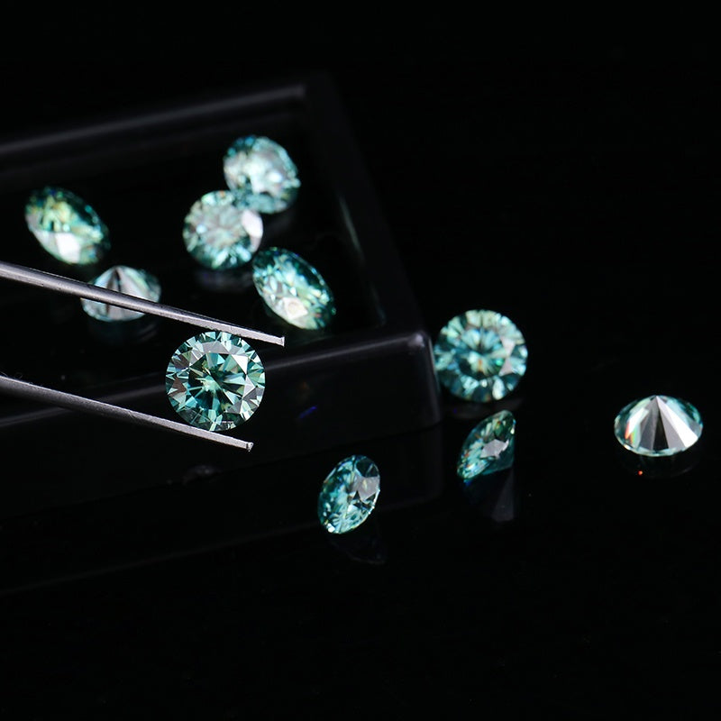 Round Cut Green Moissanite 