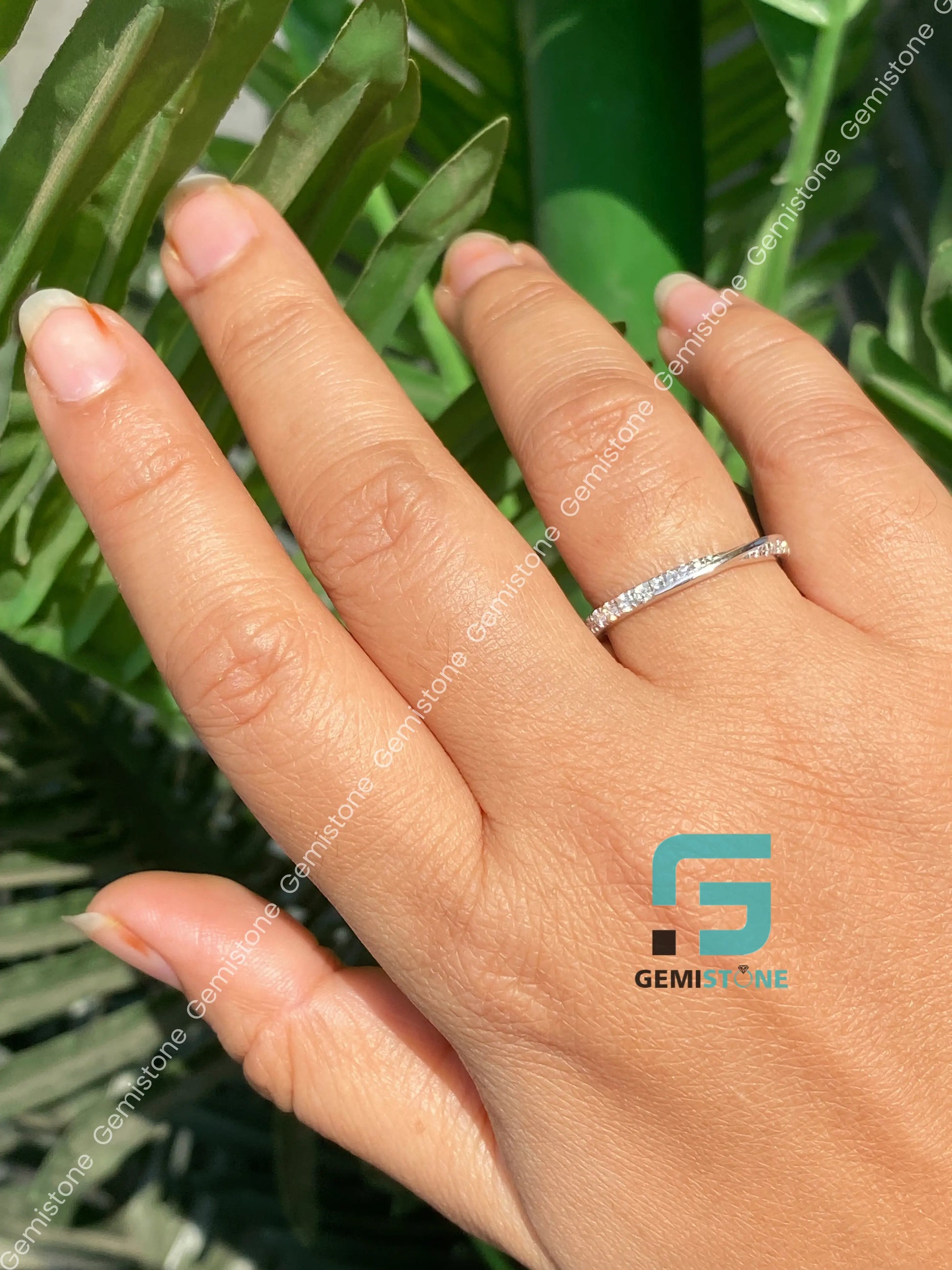 Round Cut Moissanite Twisted Stackable Band