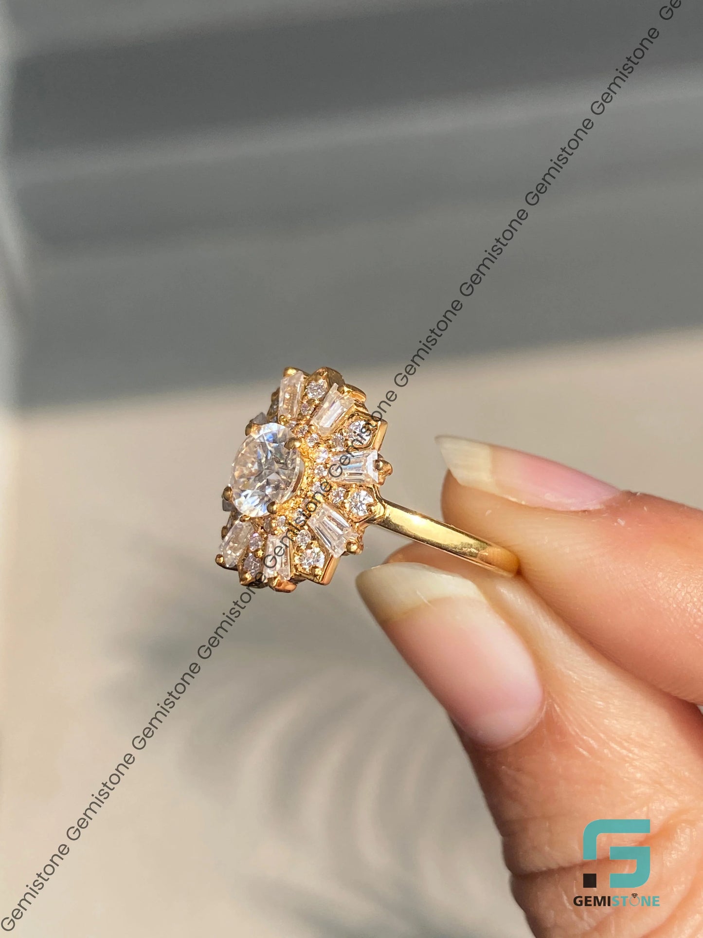 Round Cut Mosisanite Mosaic Ring