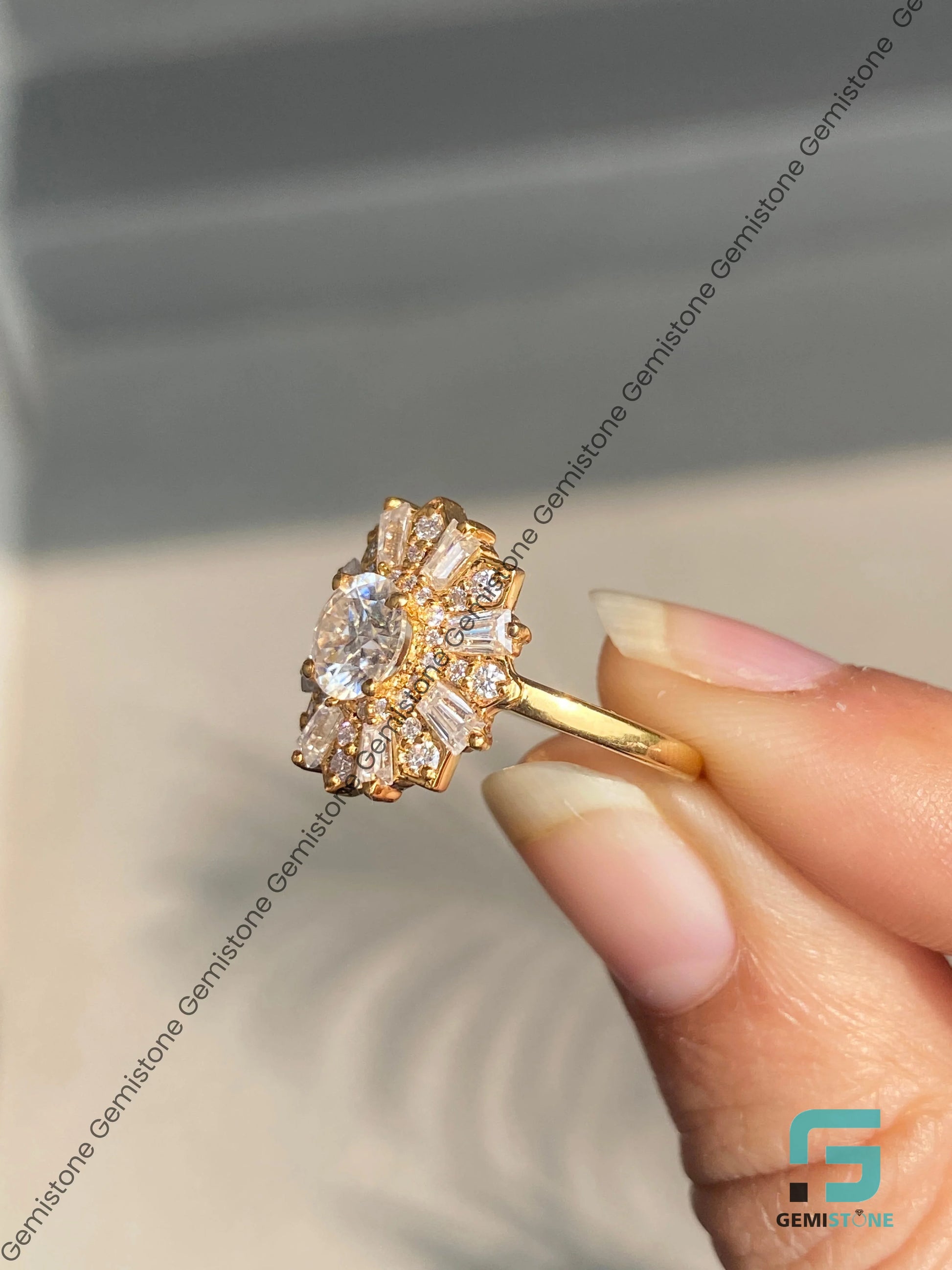 Round Cut Mosisanite Mosaic Ring