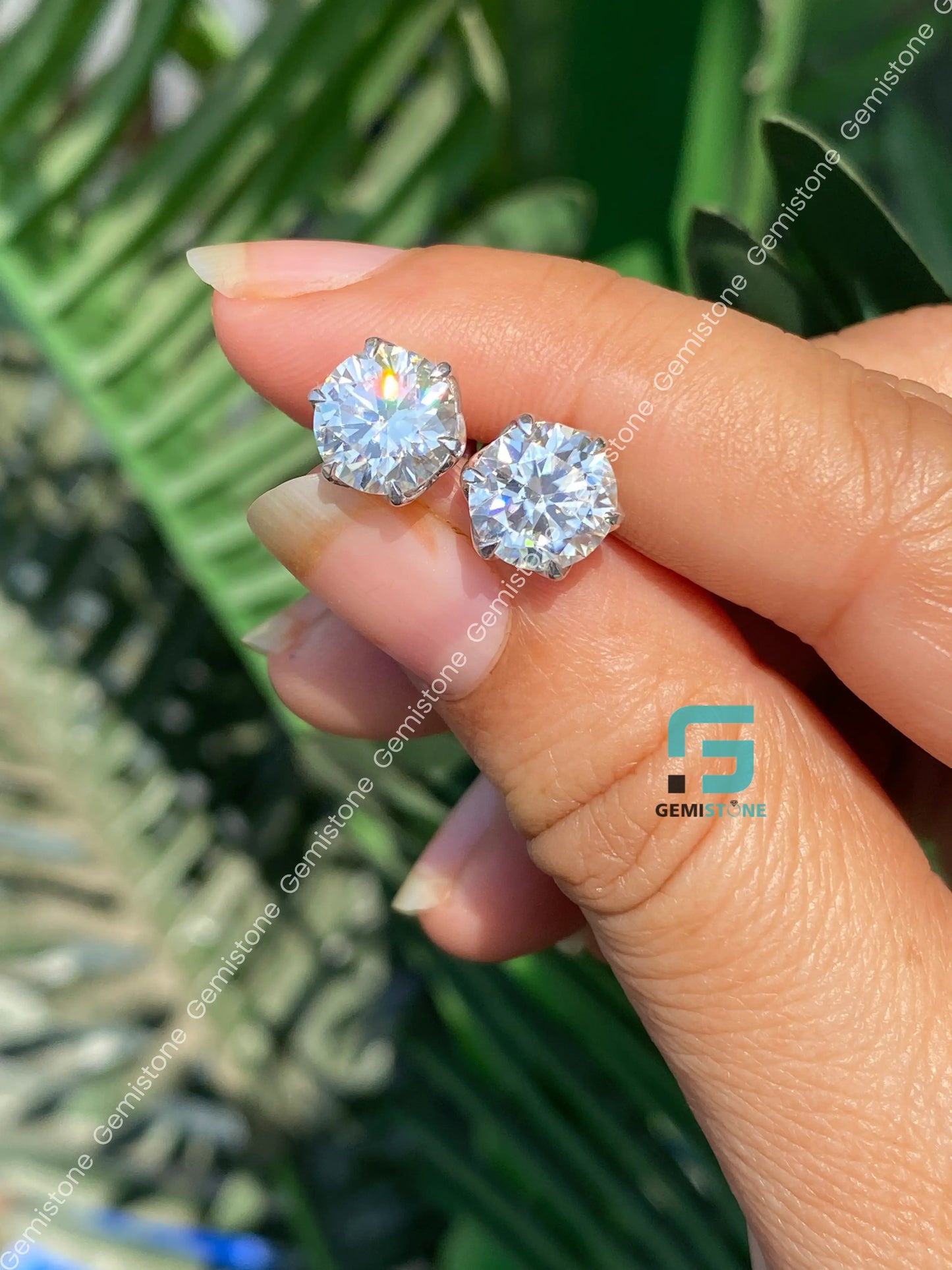 Round Stud Moissanite Earrings