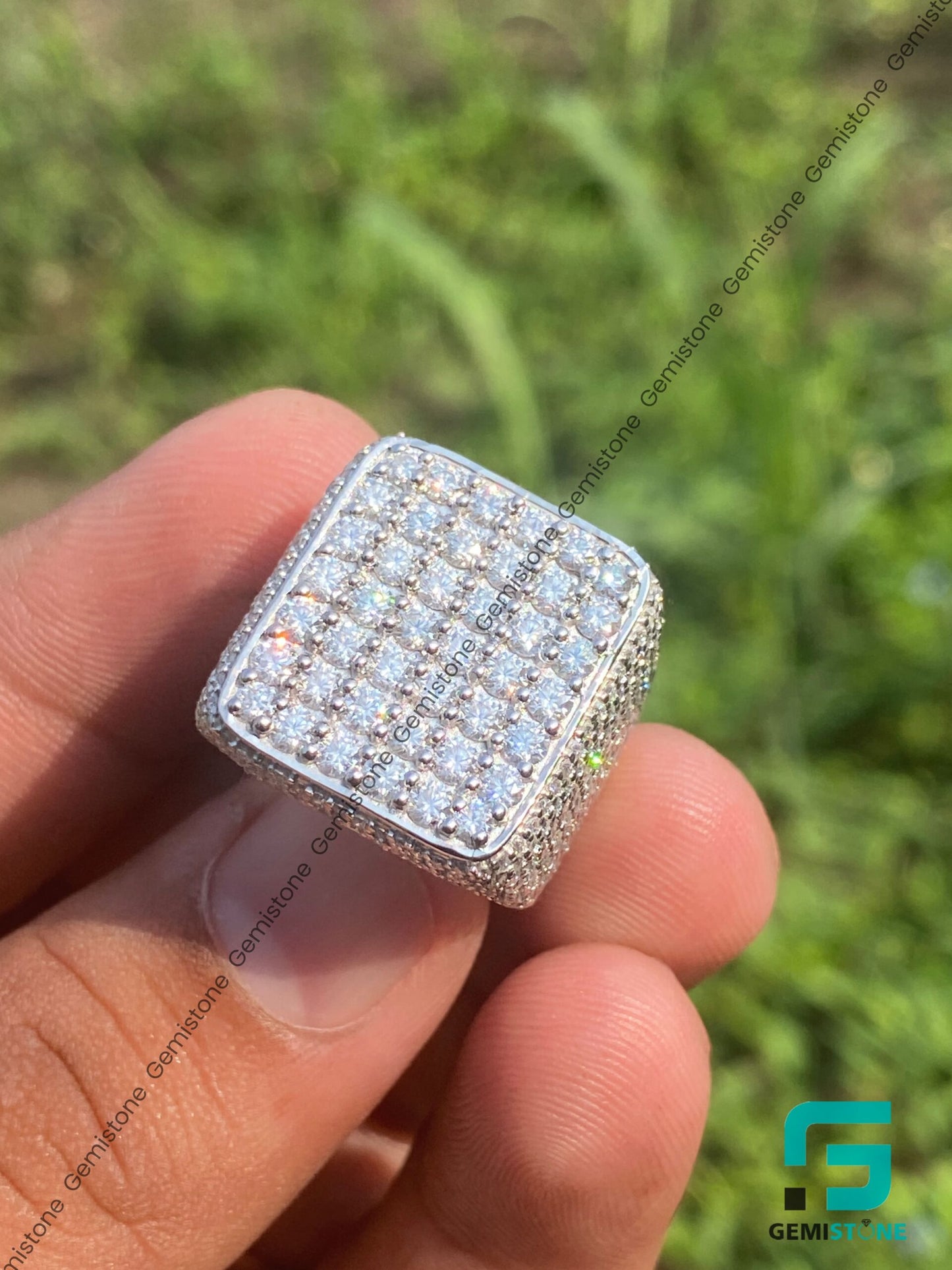 Signet-Diamond-Ring