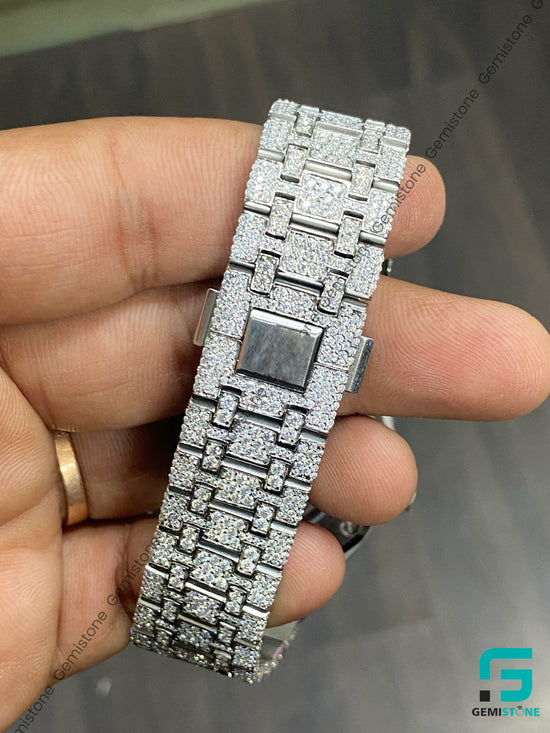 Stainless-Steel-Audemars-Piguet-Watch-1_763a96f0-39c1-447d-99ac-cdc9e13b9f7f
