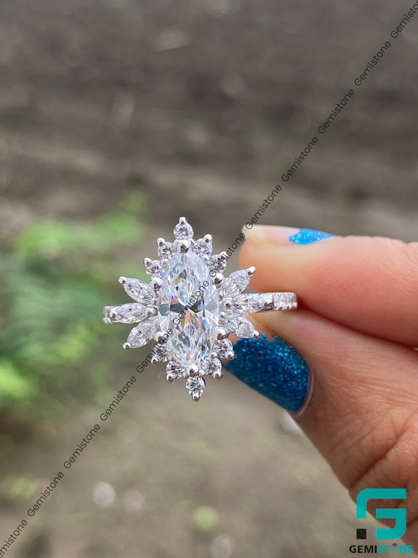 Starburst-Diamond-Ring 