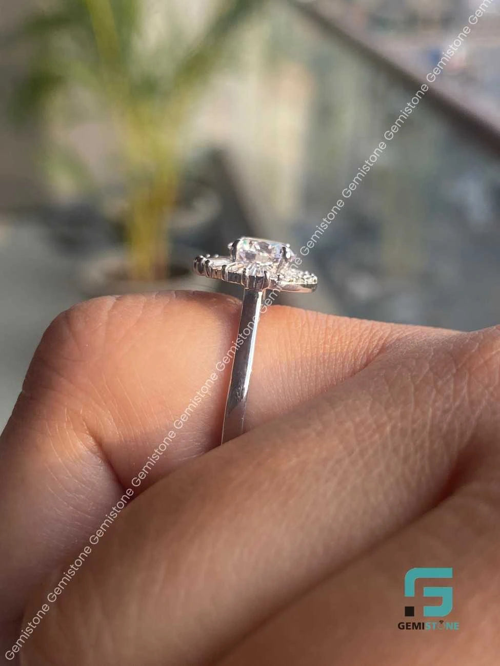 Starbust_Round_Baguette_Moissanite_Ring