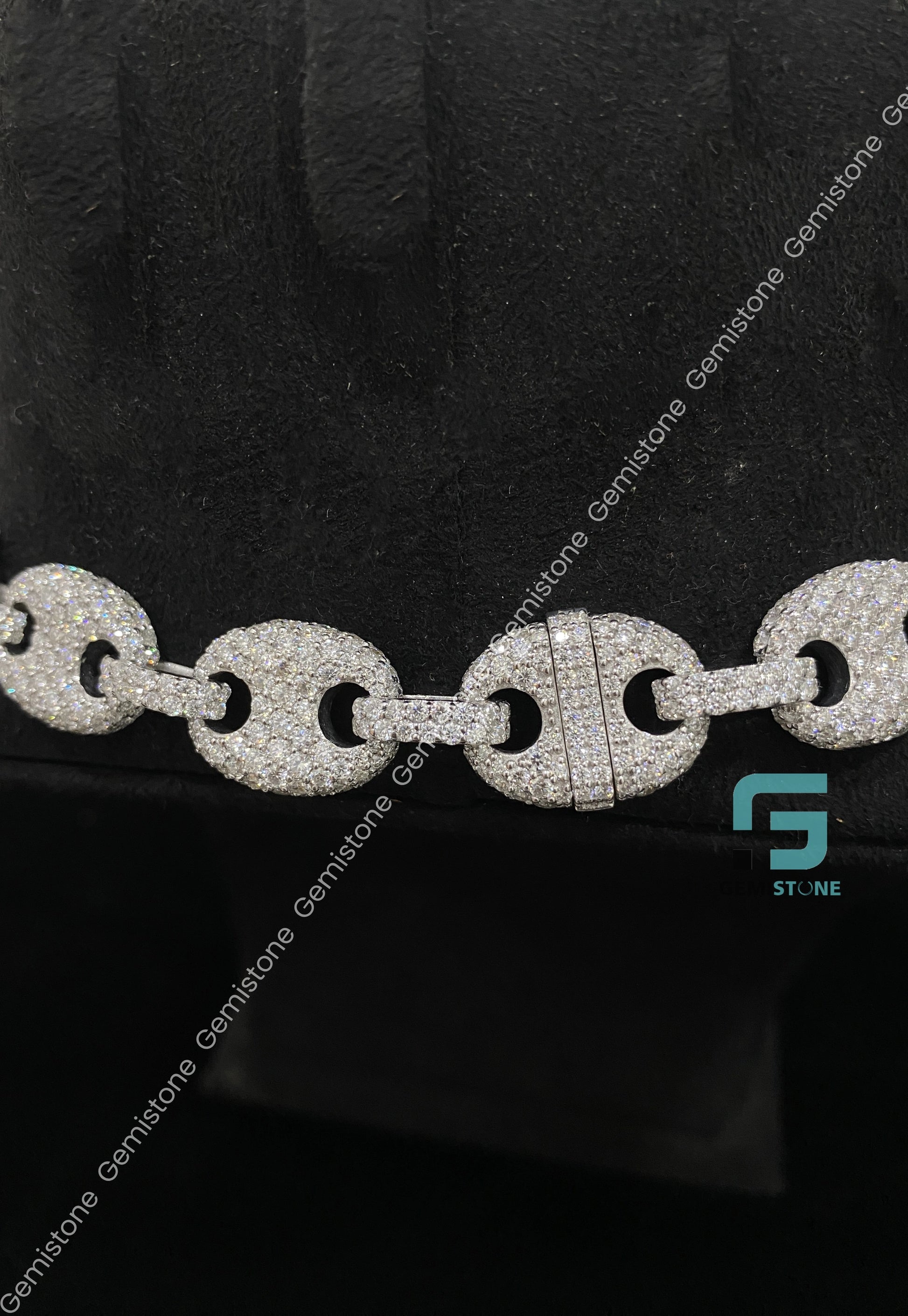 Studded Moissanite Puff Link chain