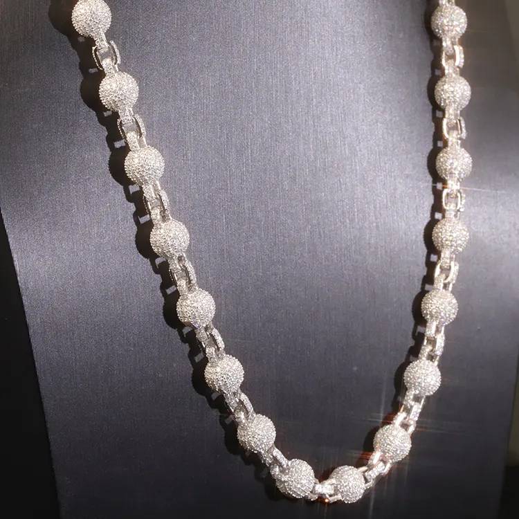 Trendy-Moissanite-Studded-Chain