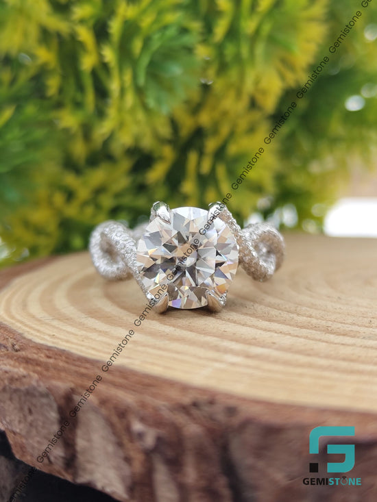 Twisted-Diamond-Ring