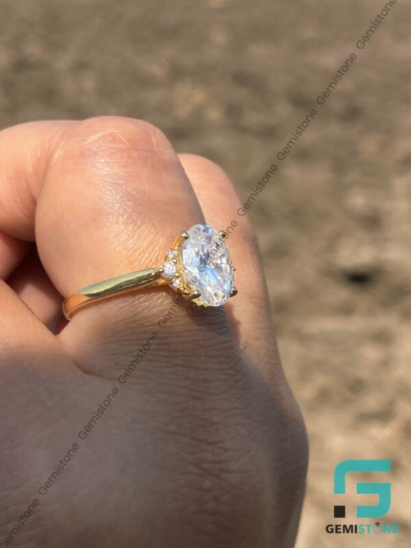 2Ct Oval Cut Moissanite Engagement Ring