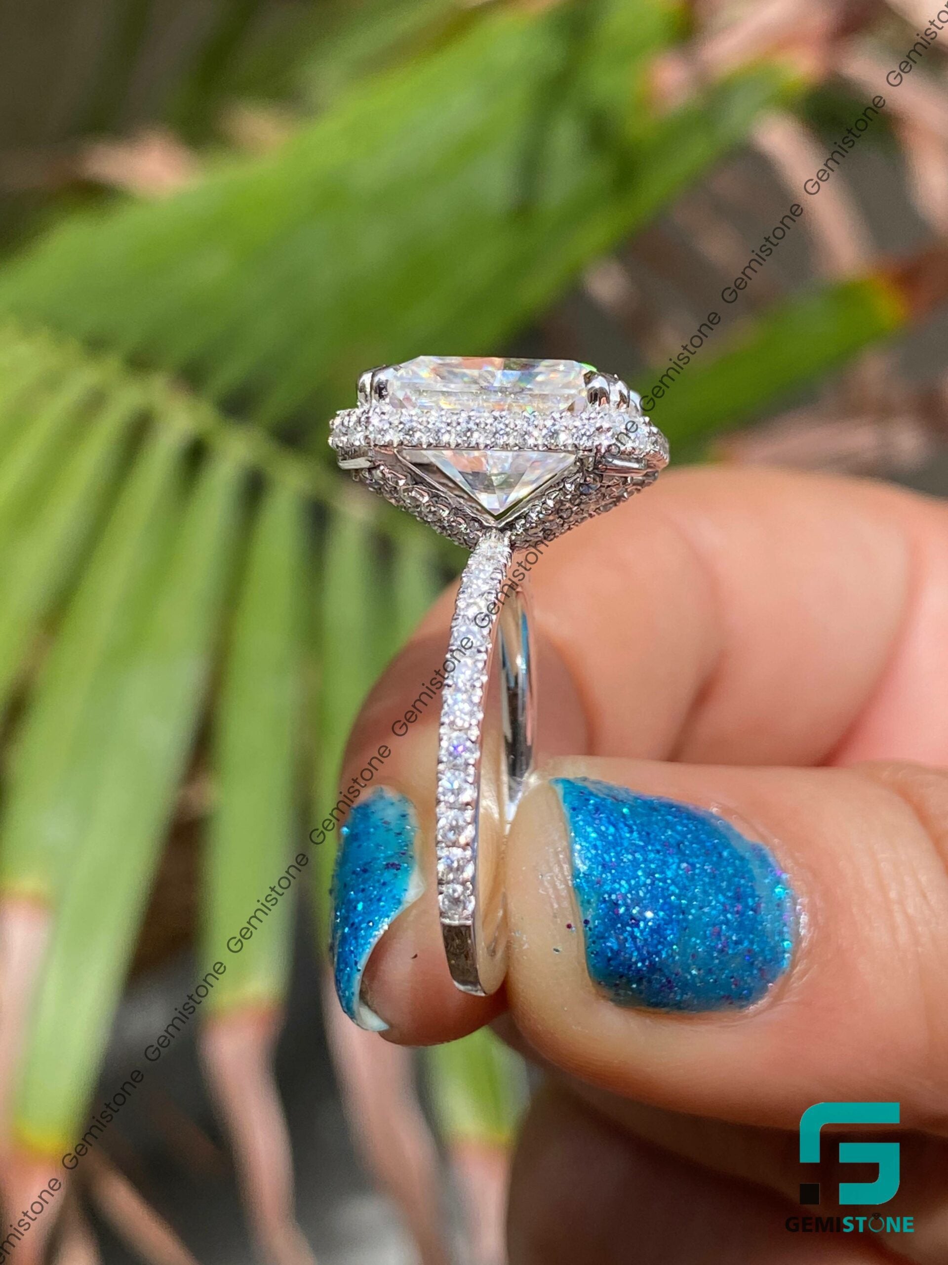 Unique-Radiant-Halo-Ring
