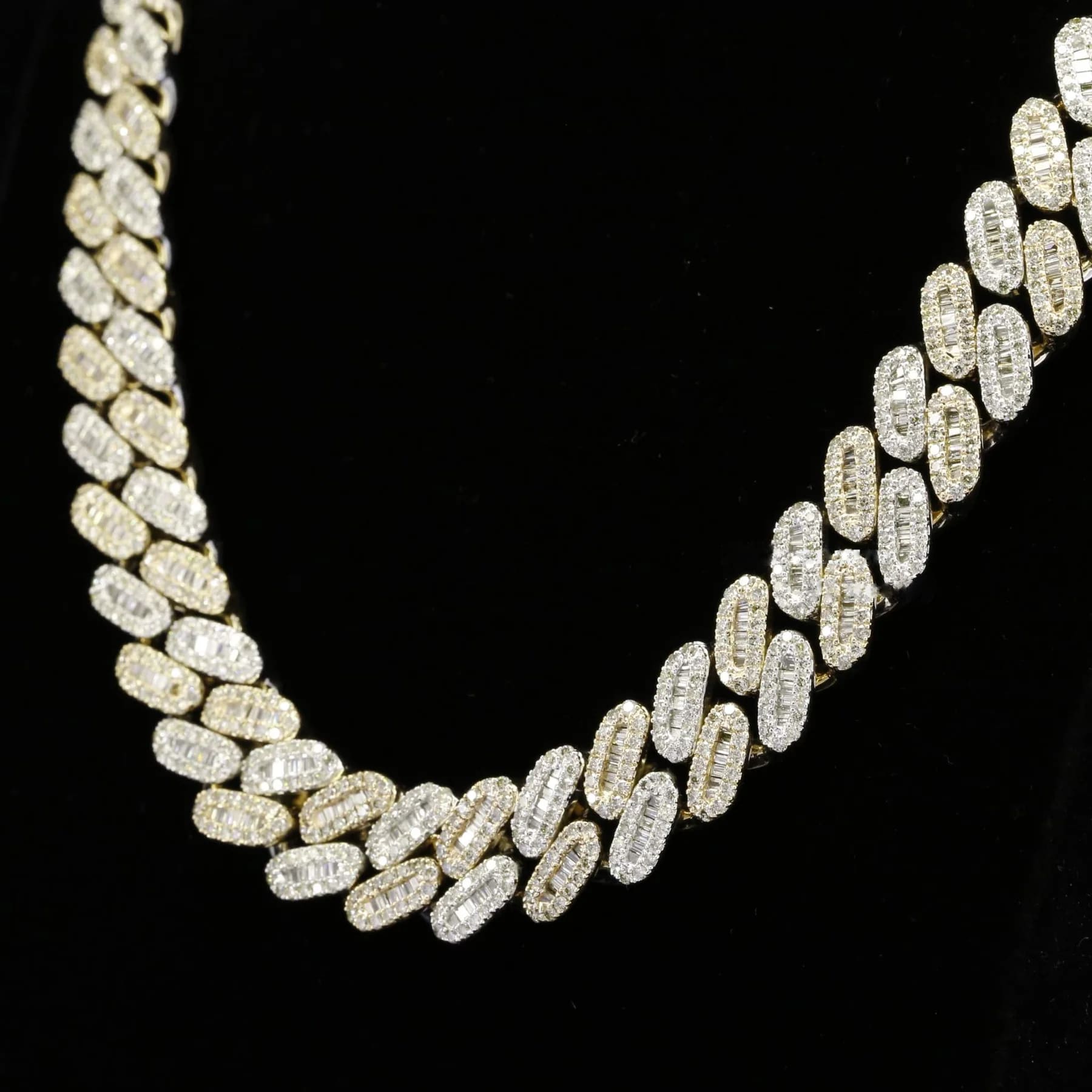 VVS-Baguette-Moissanite-Chain-For-Men