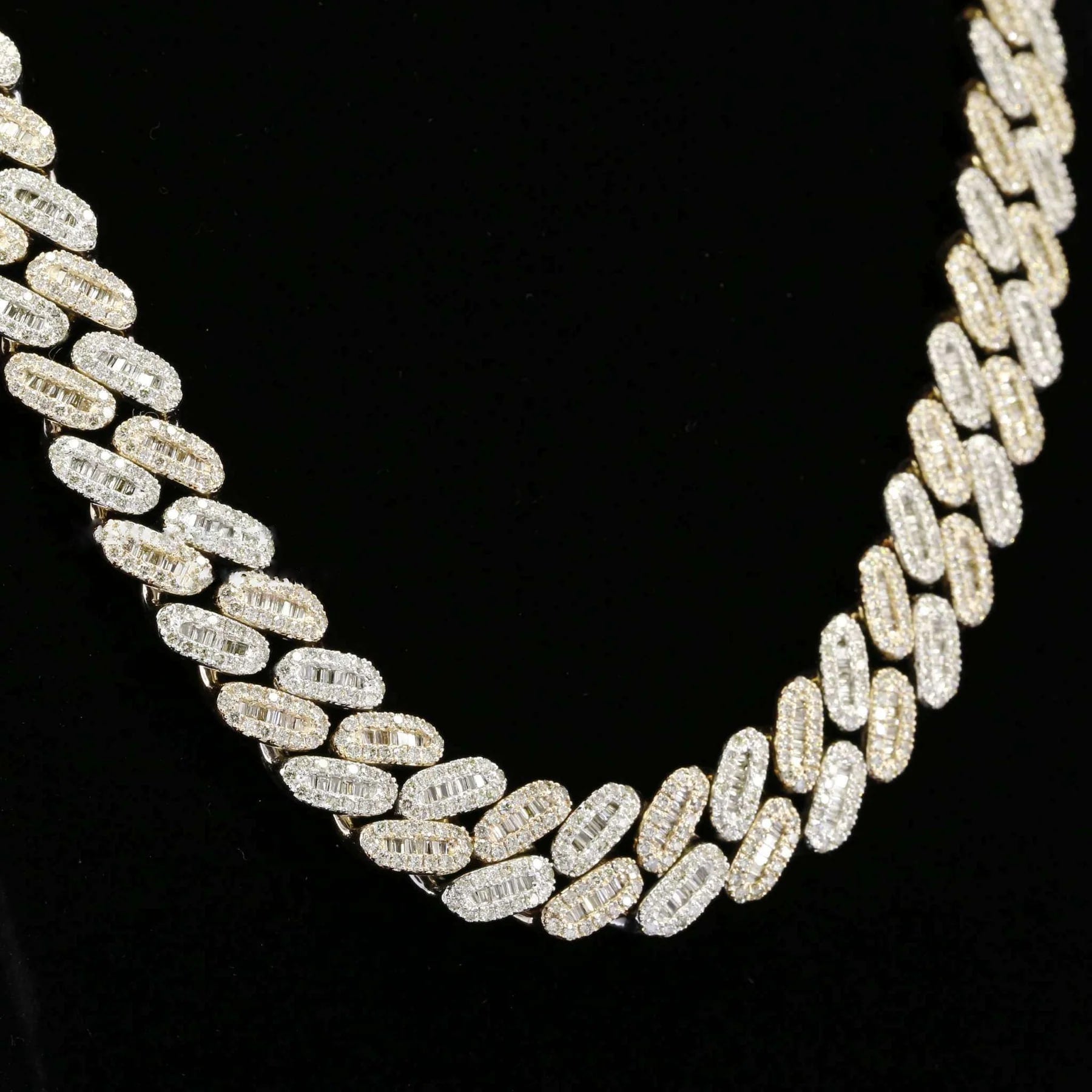 VVS-Moissanite-Baguette-Chain