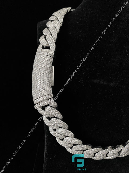 VVS 24 MM Moissanite Cuban Link chain
