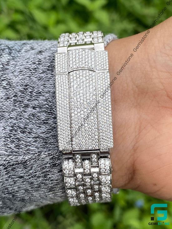 Wrist-Diamond-Studded-Watch